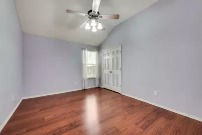 325 Crestview Drive, Arlington, TX 76018 - Photo 11