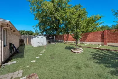 325 Crestview Drive, Arlington, TX 76018 - Photo 15