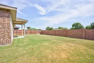 1203 Larkspur Ln, Cleburne, TX 76033 - Photo 7