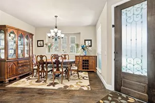 2820 Mariposa Dr, Grand Prairie, TX 75054 - Photo 3