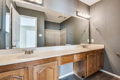 300 Canyon Lane, Irving, TX 75063 - Photo 7