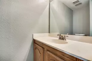 300 Canyon Ln, Irving, TX 75063 - Photo 3