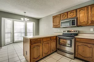 300 Canyon Ln, Irving, TX 75063 - Photo 15