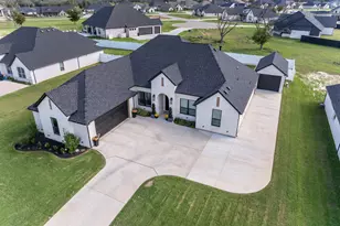 2156 Middlewood Cir, Granbury, TX 76049 - Photo 1