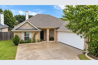 2229 Templeton Drive, Arlington, TX 76006 - Photo 1