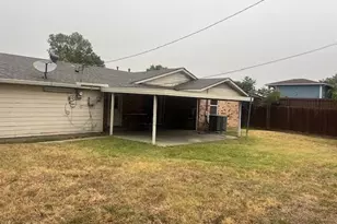 2426 Lasalle Dr, Irving, TX 75062 - Photo 17