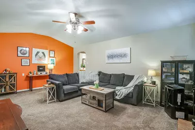 1219 Hyde Park Boulevard, Cleburne, TX 76033 - Photo 25