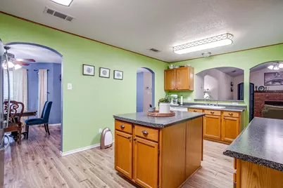 1219 Hyde Park Boulevard, Cleburne, TX 76033 - Photo 19
