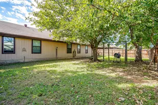 1219 Hyde Park Blvd, Cleburne, TX 76033 - Photo 37