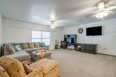 1219 Hyde Park Boulevard, Cleburne, TX 76033 - Photo 21