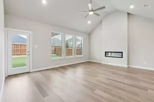 10616 Blakely Crk Rd, Fort Worth, TX 76126 - Photo 11