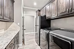 1601 Malibu Bay Ct, Granbury, TX 76048 - Photo 33