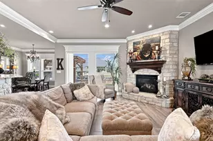 1601 Malibu Bay Ct, Granbury, TX 76048 - Photo 5