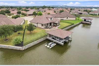 1601 Malibu Bay Court, Granbury, TX 76048 - Photo 35