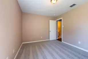 5327 Lake Gardens Drive, Grand Prairie, TX 75052 - Photo 13