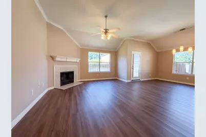 5327 Lake Gardens Drive, Grand Prairie, TX 75052 - Photo 3