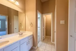 5327 Lake Gardens Drive, Grand Prairie, TX 75052 - Photo 17