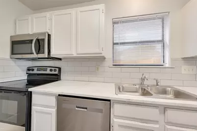 914 Wentwood Drive, DeSoto, TX 75115 - Photo 13