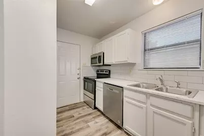 914 Wentwood Drive, DeSoto, TX 75115 - Photo 15