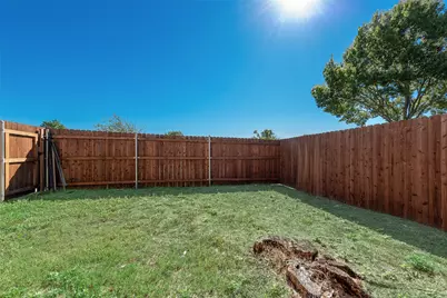 914 Wentwood Drive, DeSoto, TX 75115 - Photo 3