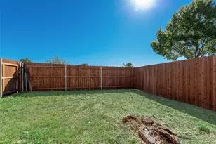 914 Wentwood Dr, DeSoto, TX 75115 - Photo 3