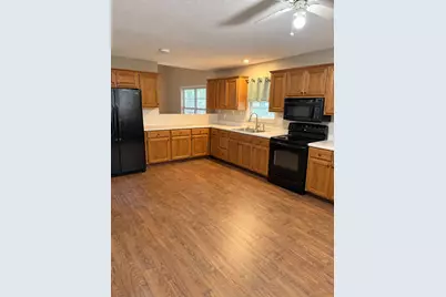1017 W 3rd Street, Taylor, TX 76574 - Photo 7
