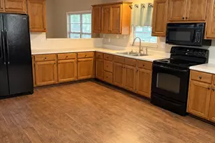 1017 W 3rd St, Taylor, TX 76574 - Photo 7