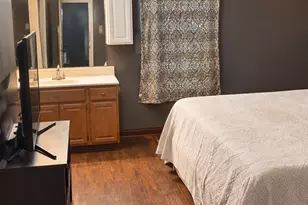 1017 W 3rd St, Taylor, TX 76574 - Photo 11
