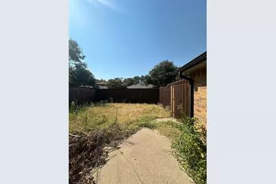 2032 Lansdown Drive, Carrollton, TX 75010 - Photo 17