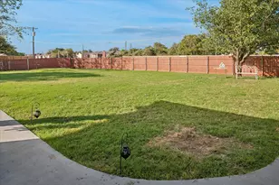 10102 Laingtree Dr, Dallas, TX 75243 - Photo 25