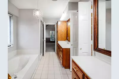 2110 Emerald Lake Drive, Arlington, TX 76013 - Photo 11