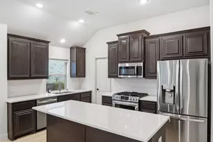 7428 Wispy Willow Ln, Little Elm, TX 76227 - Photo 3