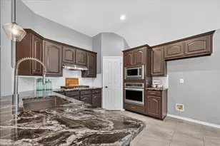 2720 Windstone Way, Corinth, TX 76210 - Photo 7