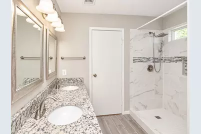 302 Rosemary, Euless, TX 76039 - Photo 13