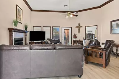 1607 N Park Drive, Bowie, TX 76230 - Photo 3
