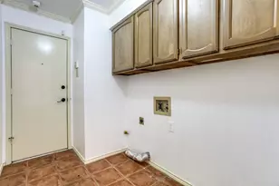 9229 Highedge Cir, Dallas, TX 75238 - Photo 21