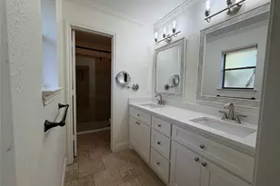 9229 Highedge Cir, Dallas, TX 75238 - Photo 15