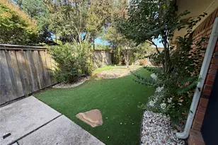 9229 Highedge Cir, Dallas, TX 75238 - Photo 23