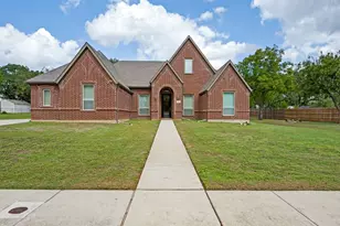 8301 Woods Ln, North Richland Hills, TX 76182 - Photo 1