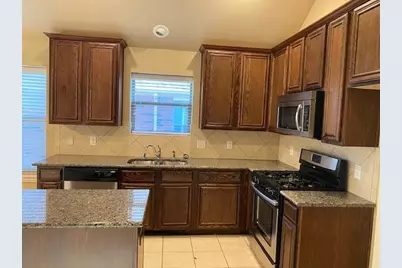 2424 Gold Rush Drive, McKinney, TX 75071 - Photo 5