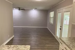 1213 Mary Dr, Hurst, TX 76053 - Photo 5