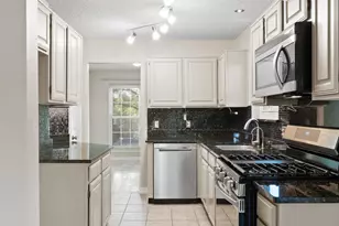 1109 Holly Dr, Carrollton, TX 75010 - Photo 9