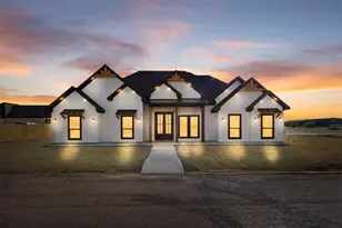 273 Victory Dr, Mabank, TX 75147 - Photo 1