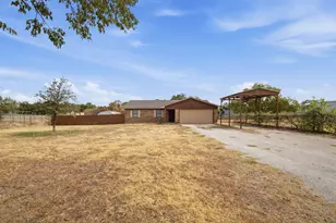 1526 W Bankhead, Weatherford, TX 76086 - Photo 3