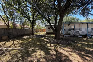 309 Boyd St, Cleburne, TX 76031 - Photo 7
