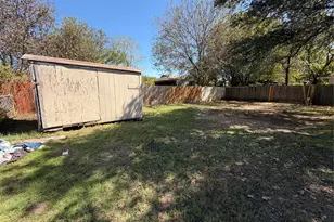 309 Boyd St, Cleburne, TX 76031 - Photo 9