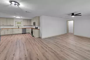 903 E Ave C, Valley Mills, TX 76689 - Photo 3