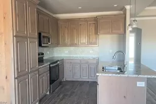 1910 Lake Tahoe Ln, Cleburne, TX 76033 - Photo 7