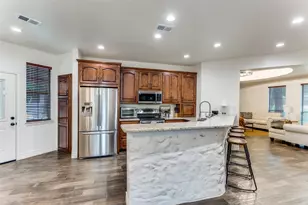 101 Oakwood Dr, Weatherford, TX 76086 - Photo 9