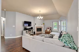 6831 Landing Dr, Grand Prairie, TX 75054 - Photo 5